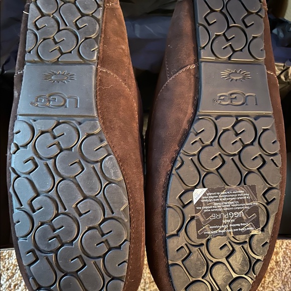 Men’s UGG slip on shoes